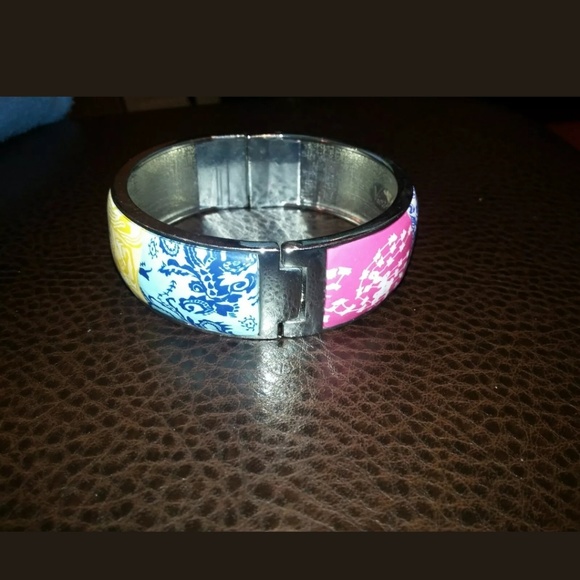 Viva Bead Hinged Bangle Multi Color Magnetic - Picture 4 of 4